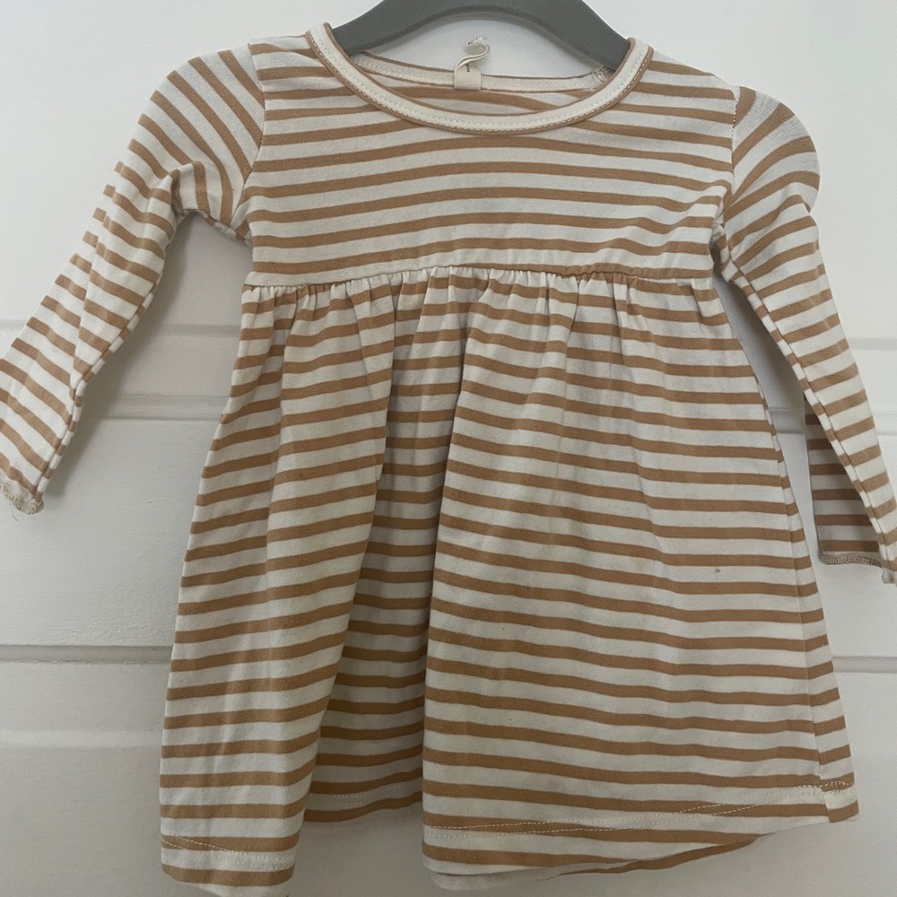 Quincy Mae Top 6-12 months. Like new